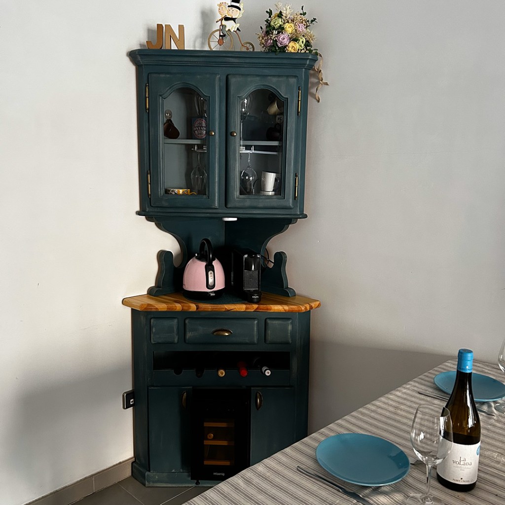wine cabinet